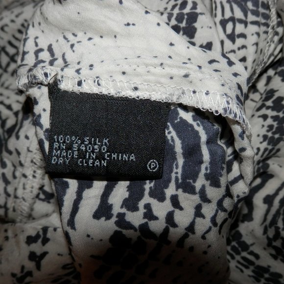 Anne Klein Size 14 Snake Print 100% Silk Shirt Top - Picture 8 of 8